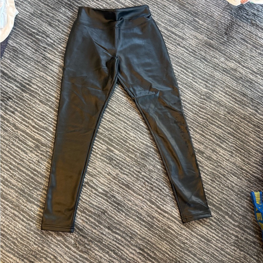 Faux leather black leggings